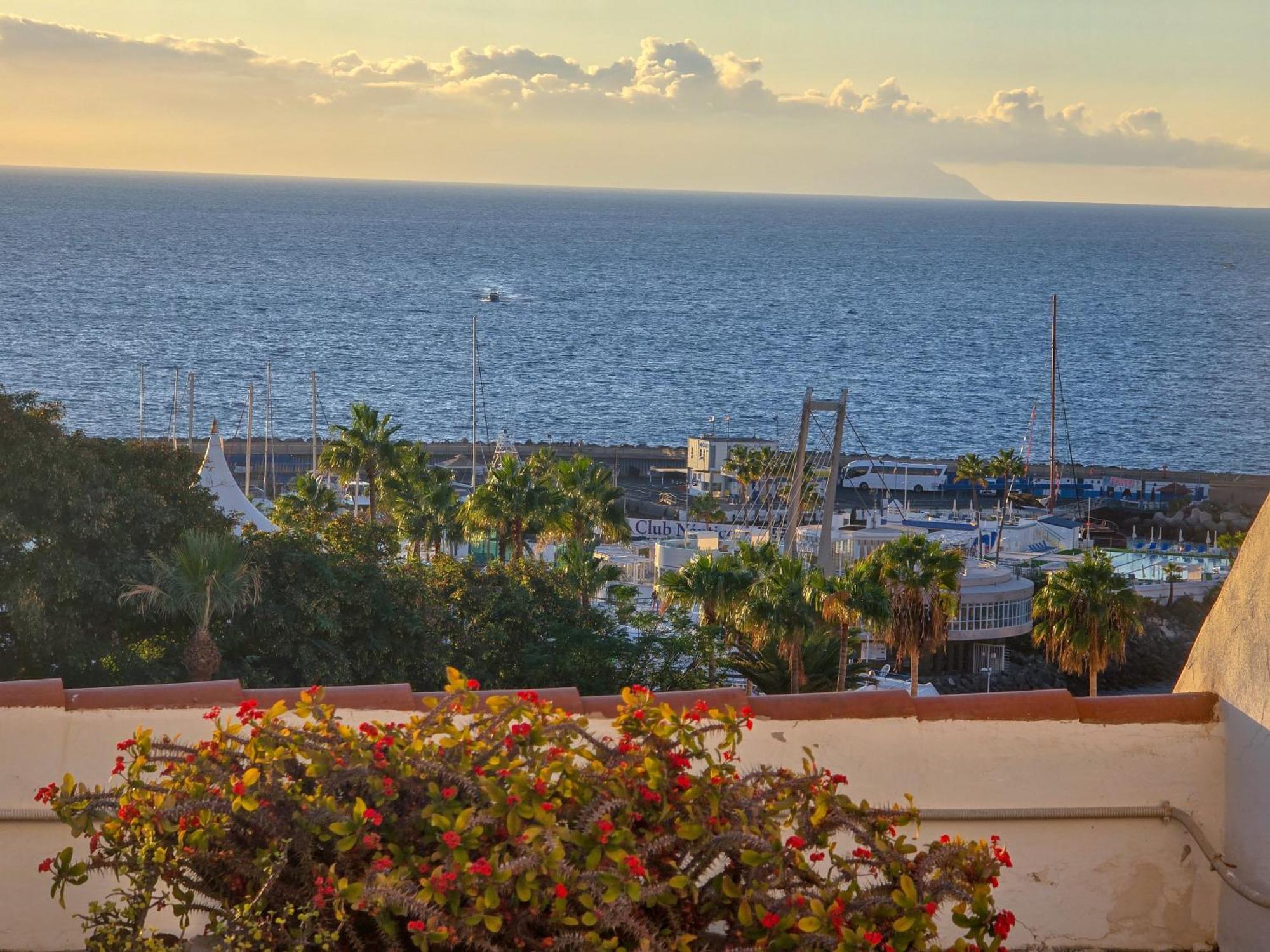 Aqua Sun Los Geranios By Helloapartments Costa Adeje  Exterior photo